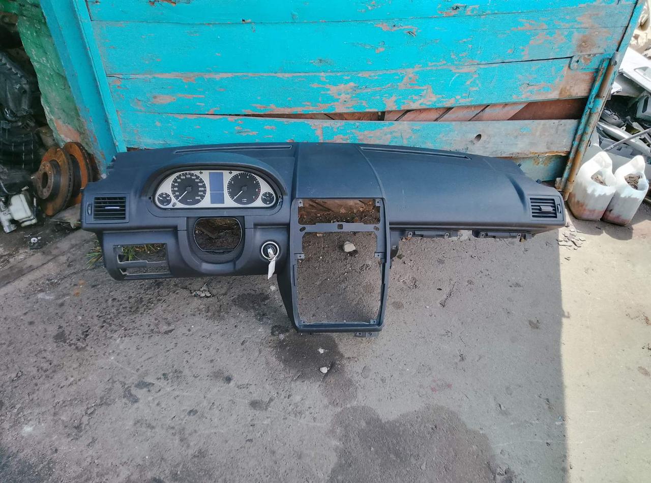 Вітаю зацікавлених на авто розборці Чемпіон !!!<br />
 Предметом оголошення є&nbsp;Крило Переднє Праве Vw Jetta LA3H Golf 5 Combi 1K5821022A<br />
 Фактичний стан на фото. Гарантія 14 днів на встановлення та перевірку<br />
 Висилаємо по всій Україні по передоплаті на транспортні витрати!<br />
 Наявність та асортимент на складі постійно змінюються.<br />
 Точні деталі уточняйте по телефону +380973363743 — фото 1