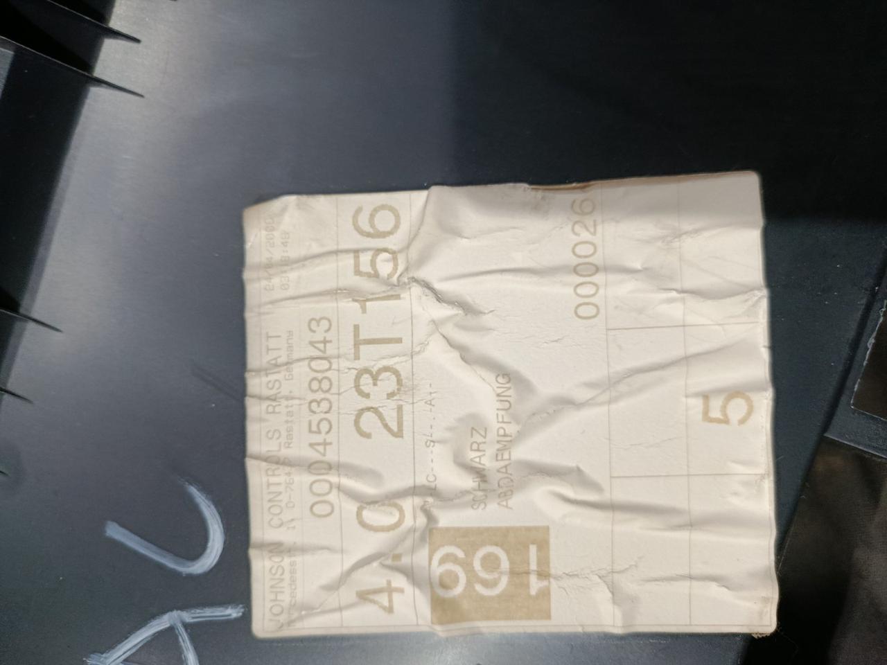 Вітаю зацікавлених на авто розборці Чемпіон !!!<br />
 Предметом оголошення є&nbsp;Бардачок Mercedes A class W168&nbsp;<br />
 Фактичний стан на фото. Гарантія 14 днів на встановлення та перевірку<br />
 Висилаємо по всій Україні по передоплаті на транспортні витрати!<br />
 Наявність та асортимент на складі постійно змінюються.<br />
 Точні деталі уточняйте по телефону +380973363743 — фото 3