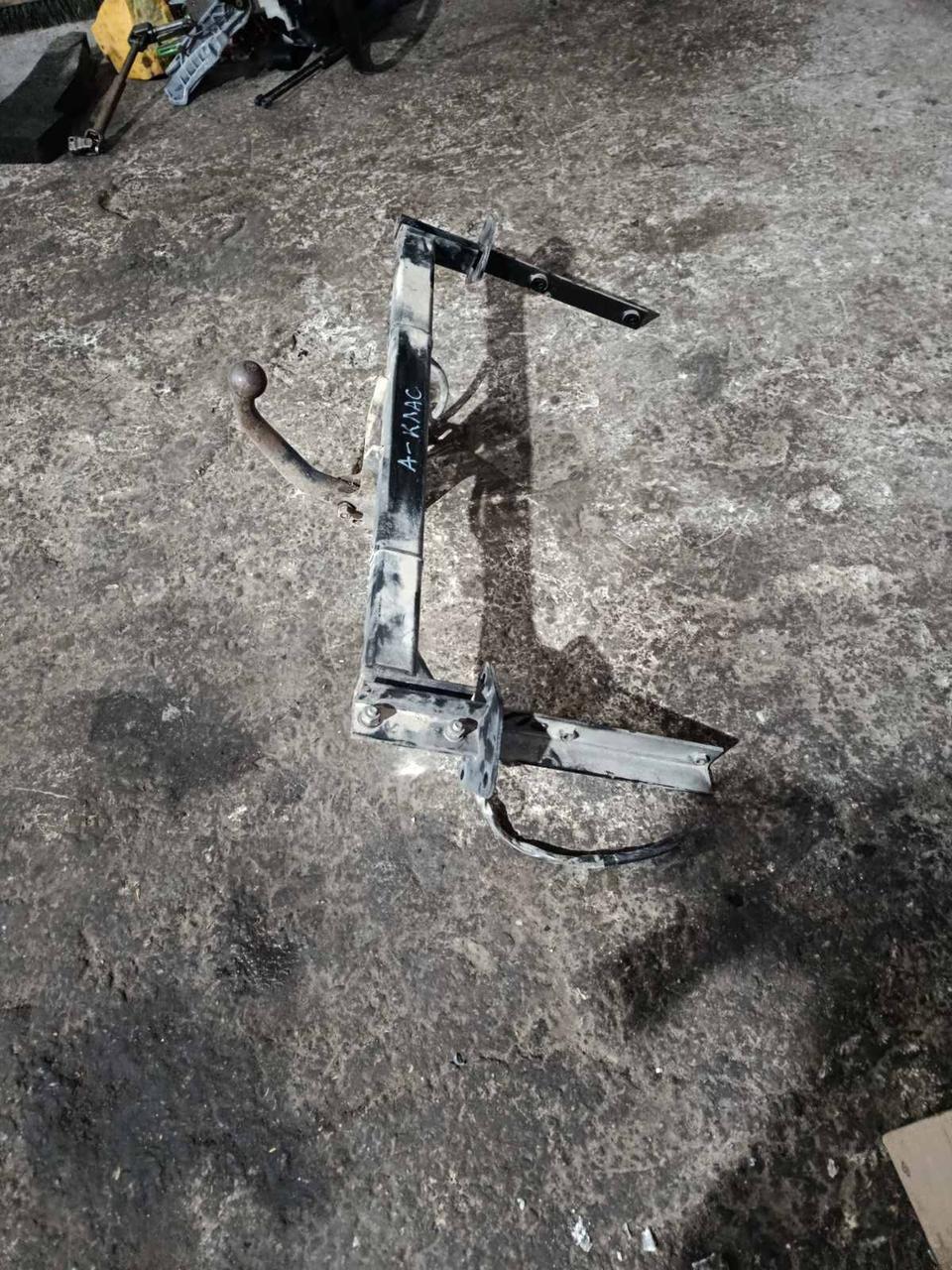 Вітаю зацікавлених на авто розборці Чемпіон !!!<br />
 Предметом оголошення є&nbsp;Фаркоп Mercedes A Klass W169 2004 - 2014<br />
 Фактичний стан на фото. Гарантія 14 днів на встановлення та перевірку<br />
 Висилаємо по всій Україні по передоплаті на транспортні витрати!<br />
 Наявність та асортимент на складі постійно змінюються.<br />
 Точні деталі уточняйте по телефону +380973363743 — фото 4