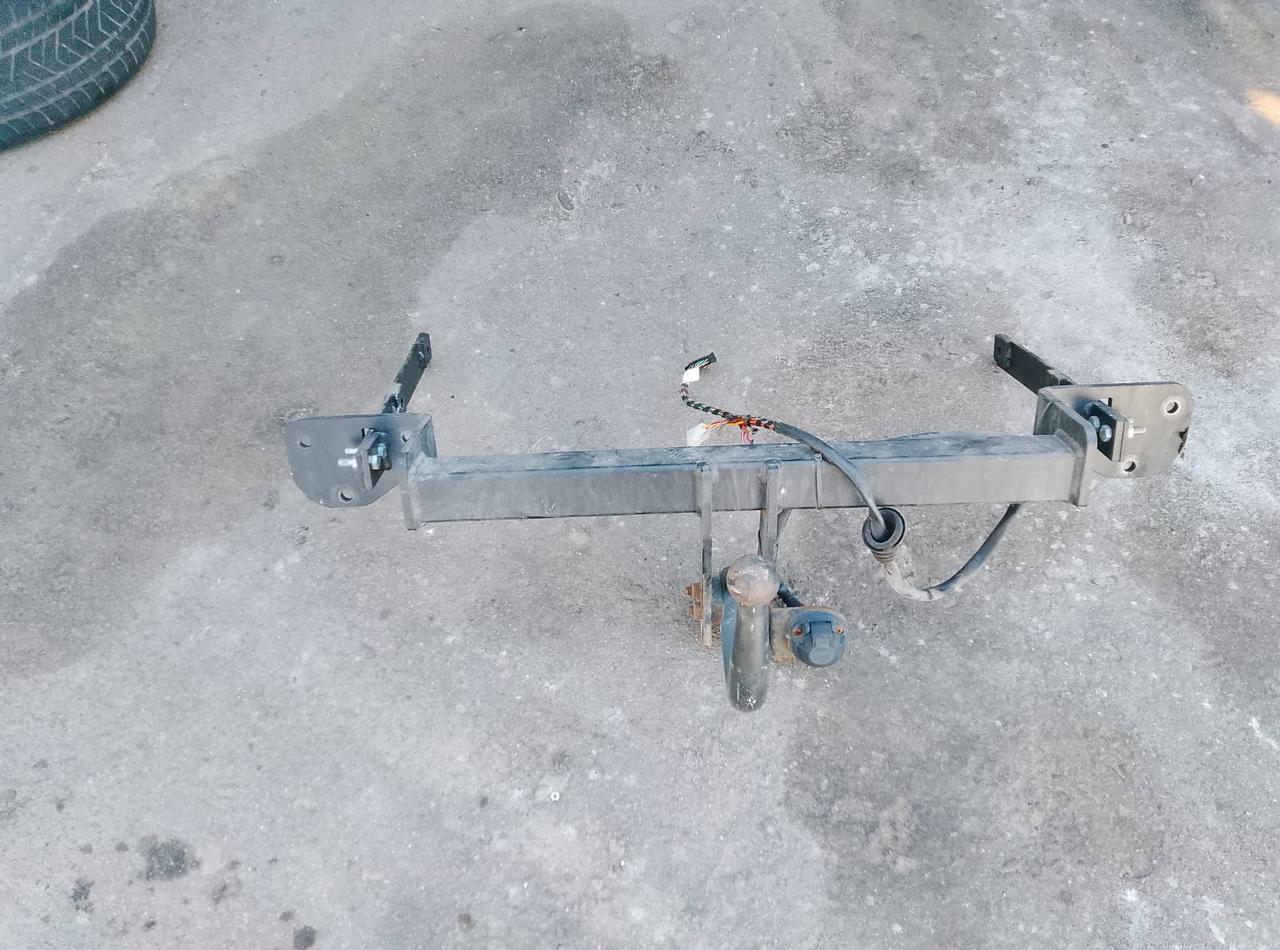 Вітаю зацікавлених на авто розборці Чемпіон !!!<br />
 Предметом оголошення є&nbsp;Фаркоп Mercedes A Klass W169 2004 - 2014<br />
 Фактичний стан на фото. Гарантія 14 днів на встановлення та перевірку<br />
 Висилаємо по всій Україні по передоплаті на транспортні витрати!<br />
 Наявність та асортимент на складі постійно змінюються.<br />
 Точні деталі уточняйте по телефону +380973363743 — фото 2