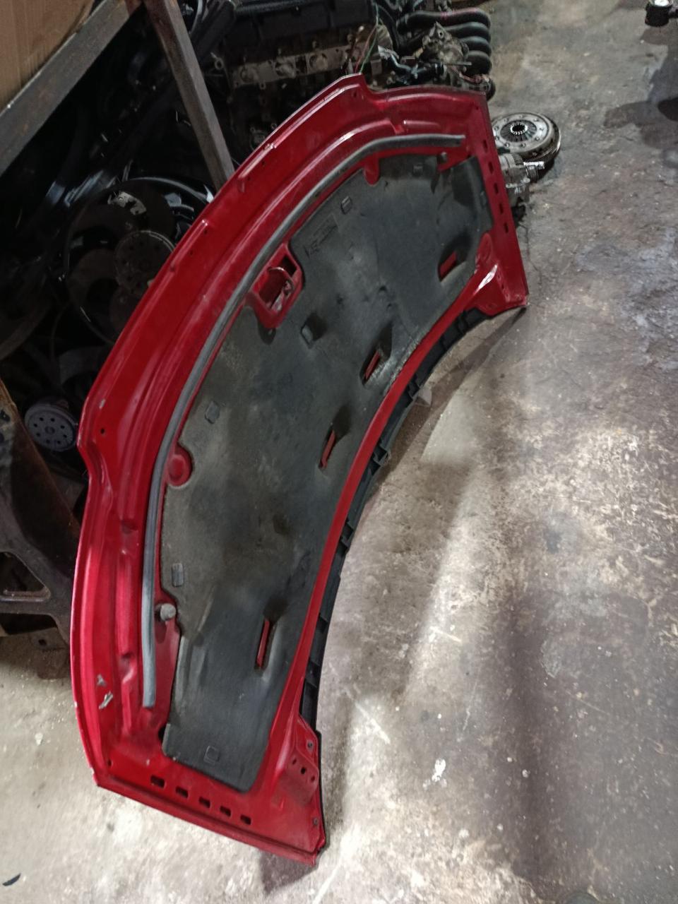 Вітаю зацікавлених на авто розборці Чемпіон !!!<br />
 Предметом оголошення є&nbsp;Капот Volkswagen Sharan I Seat Alhambra 7M3823031J 7M3823031F<br />
 Фактичний стан на фото. Гарантія 14 днів на встановлення та перевірку<br />
 Висилаємо по всій Україні по передоплаті на транспортні витрати!<br />
 Наявність та асортимент на складі постійно змінюються.<br />
 Точні деталі уточняйте по телефону +380973363743 — фото 4