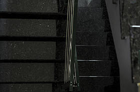 Сходи з Лабрадориту