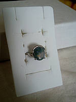 Недорогі кільця з натуральними каменями в сріблі