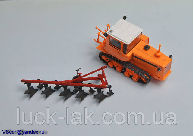 ДТ-75 с плугом ПЛН 5 - 35