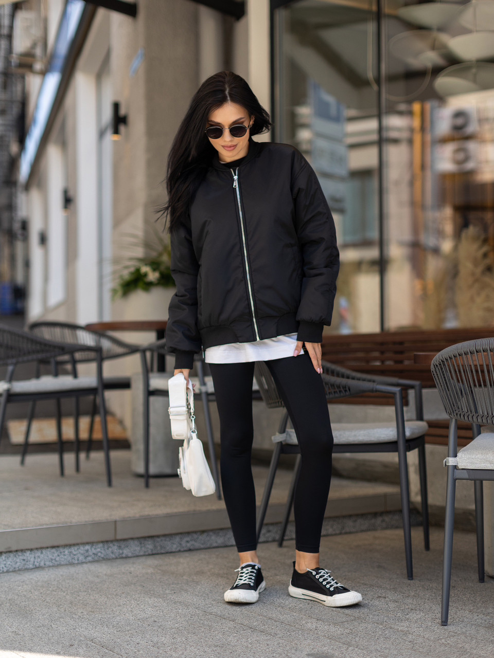 Жіночий бомбер чорний демісезонний на блискавці, стиль oversize, тренд 2026 48-50, фото 1