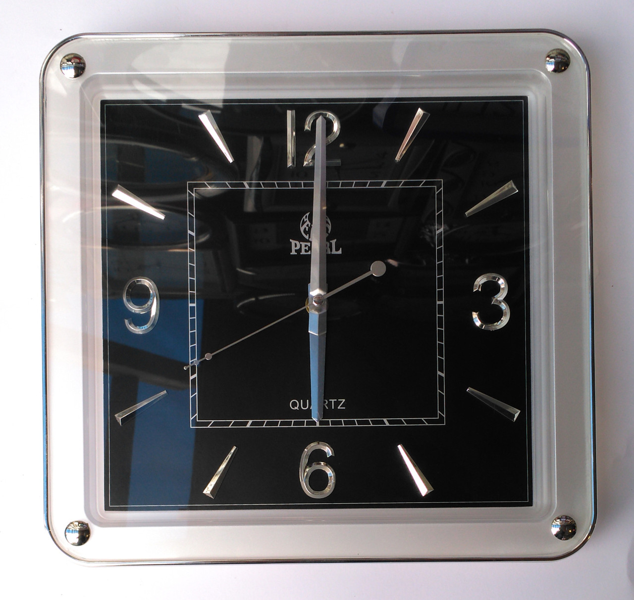 Годинник настінний Pearl 32х32 см 118