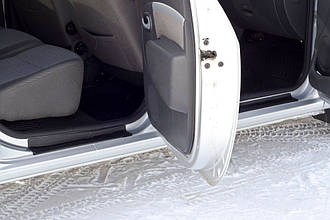 Накладки на внутрішні пороги дверей (4 шт.) Lada (ВАЗ) Largus 2012+ Лада Ларгус