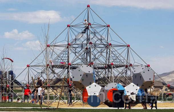 Climbing the Big Pyramid