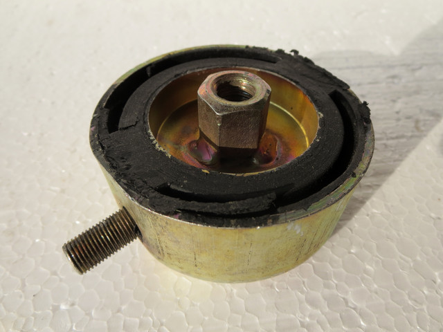 Подушка двигателя боковая, правая, круглая  Кооператив на Таврию,Славуту. 