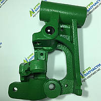 Корпус вязального апарату прес-підбирача John Deere (палець 19 мм)