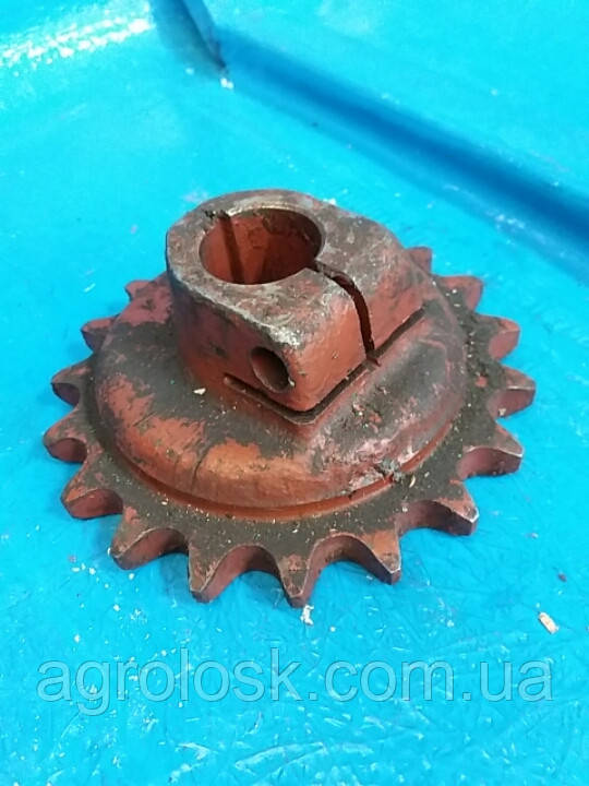 【専用】RT-86962 Звездочка контрпривода проставки жатки 3518060-16269 (z=19