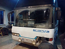 Изготовление и замена нижнего лобового стекла на автобусе Neoplan 116 в Никополе (Украина) 4