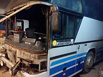 Изготовление и замена нижнего лобового стекла на автобусе Neoplan 116 в Никополе (Украина) 9