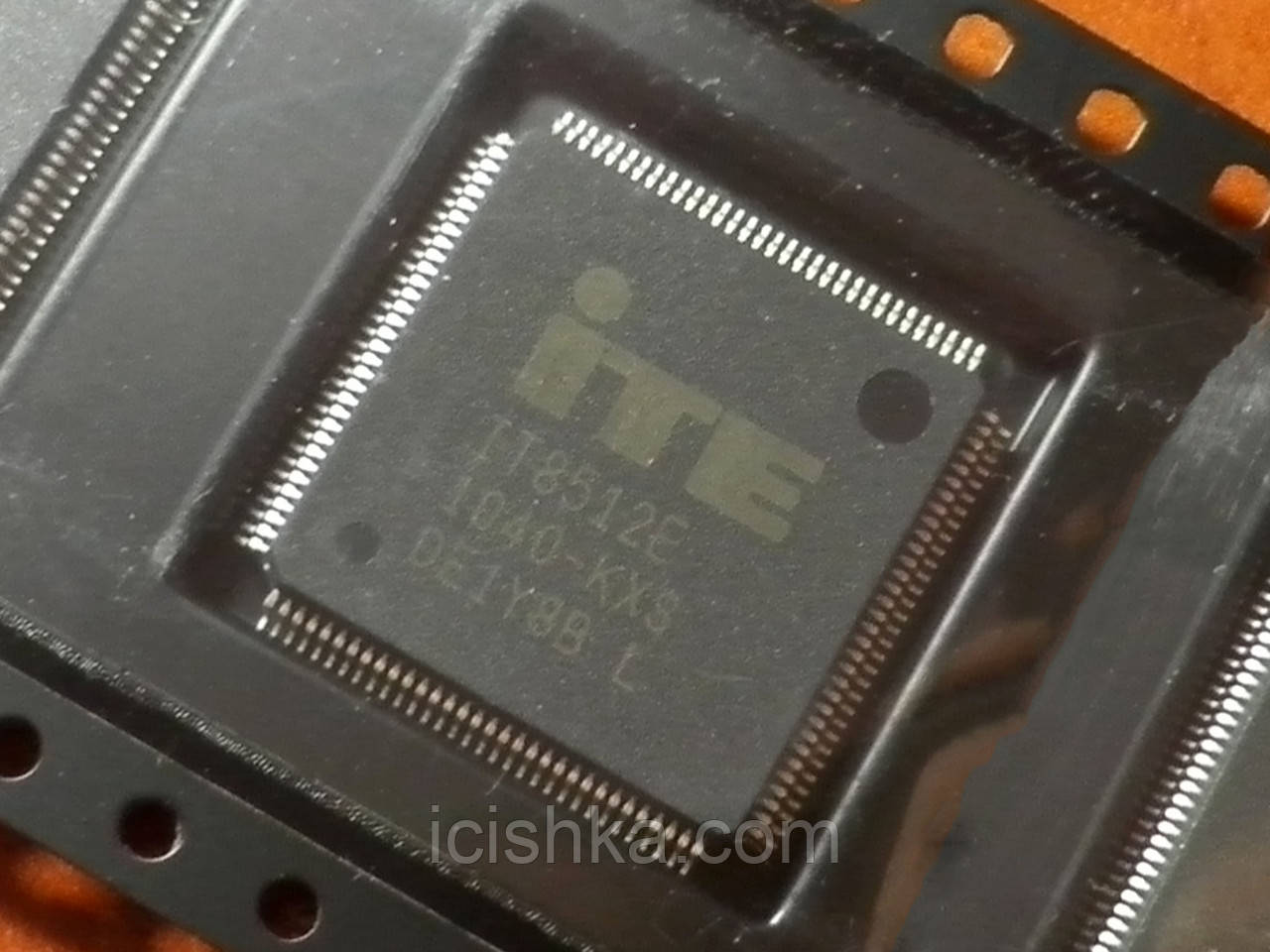 ITE IT8512E KXS — Мультиконтролер
