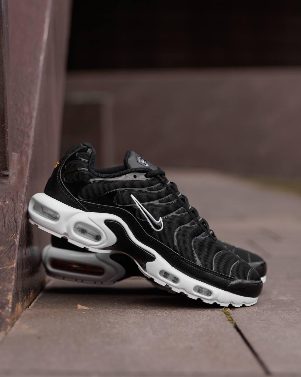 Nike Air Max Plus Tn Black White ND 40