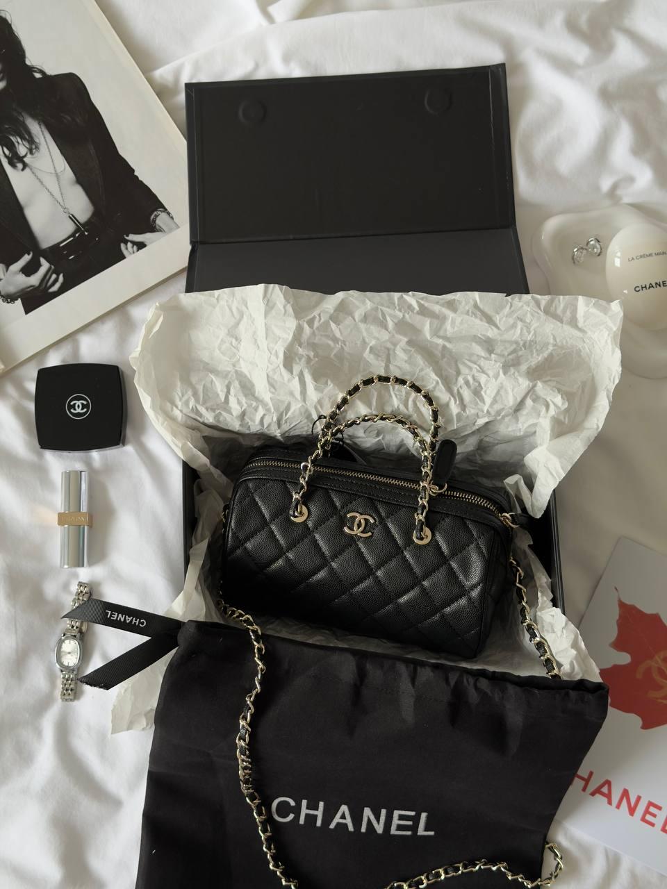 Chanel Mini Boston Chain Shoulder bag Black/Gold 18x11x10