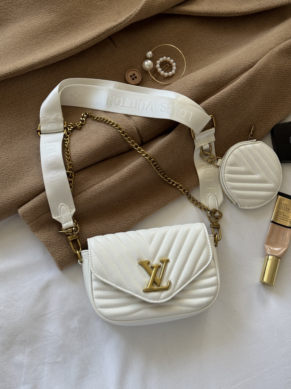 Louis Vuitton New Wave Multi Pochette Bag White/Gold 19х13х6