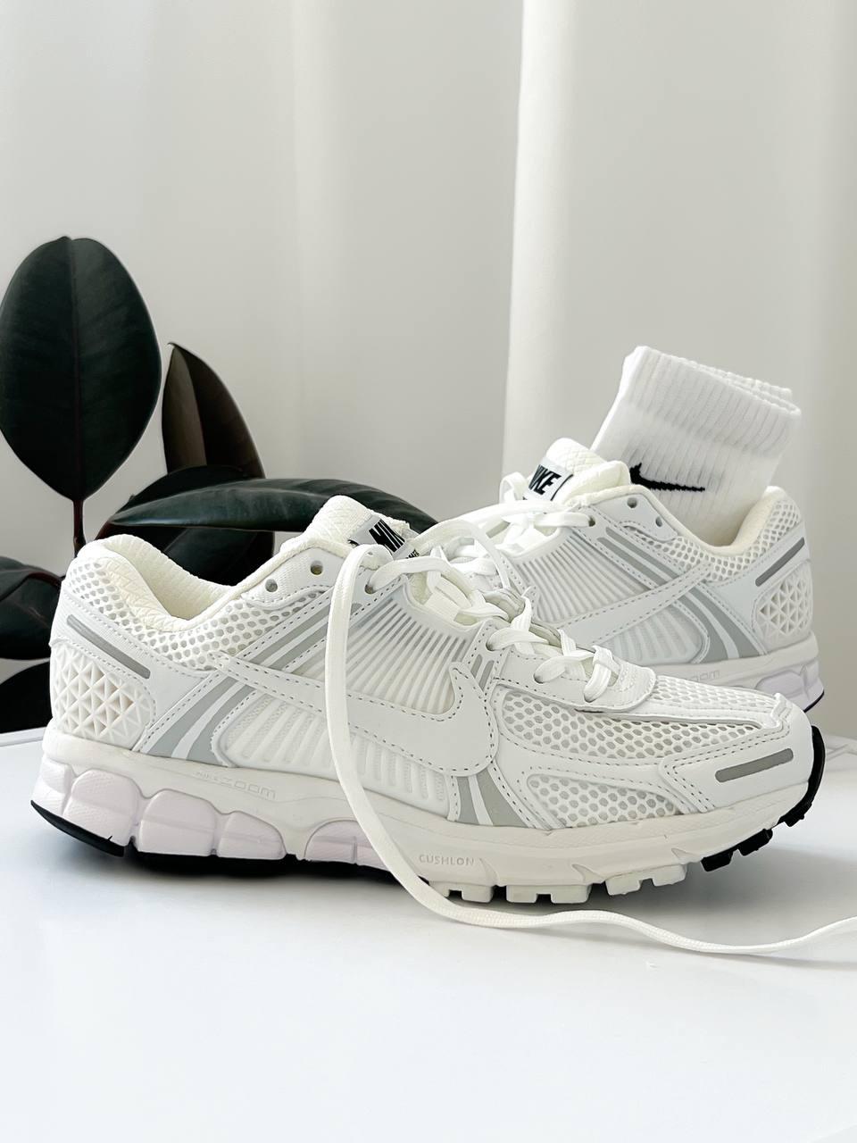 Zoom Vomero 5 White 36