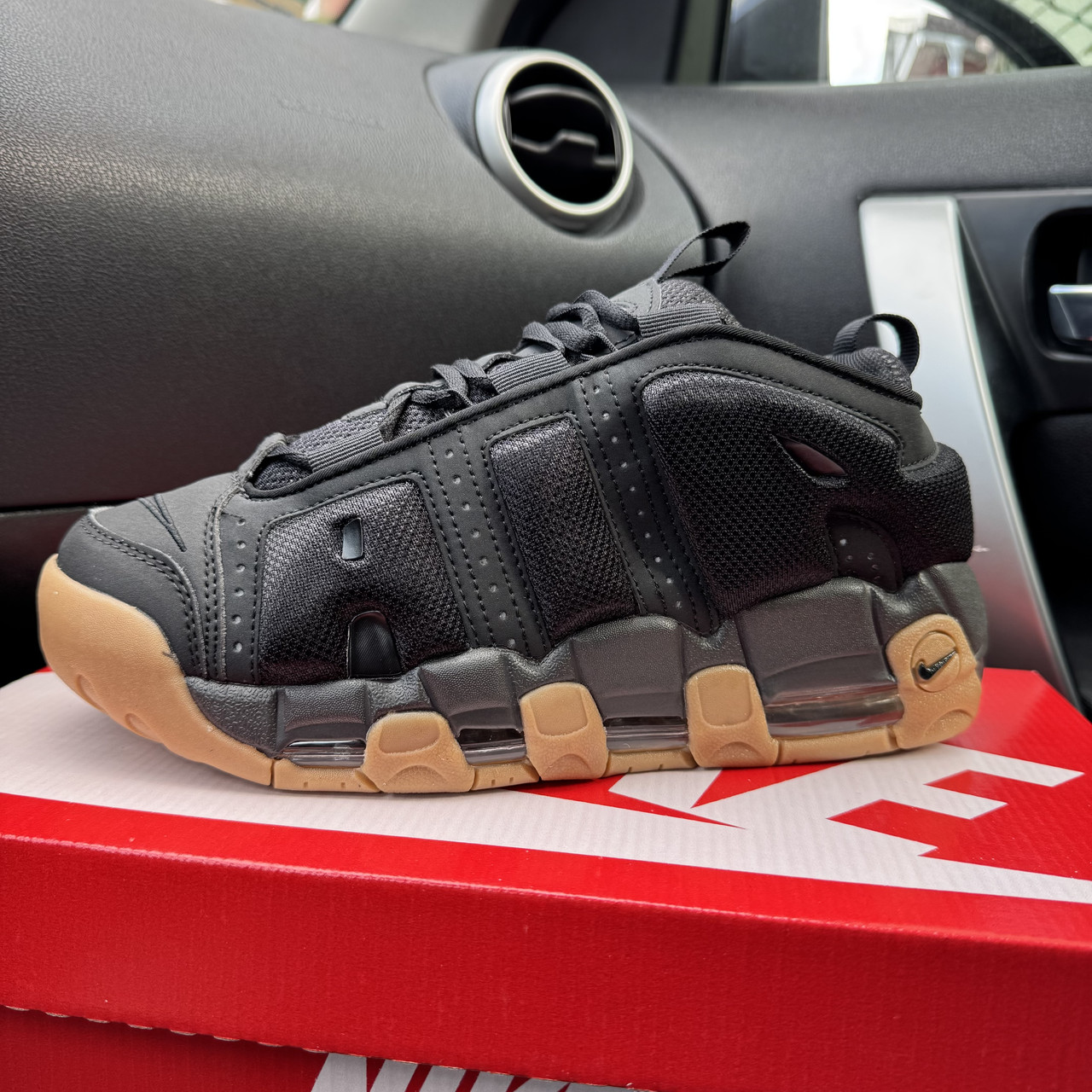 Nike Air More Uptempo Low Black Gum 40