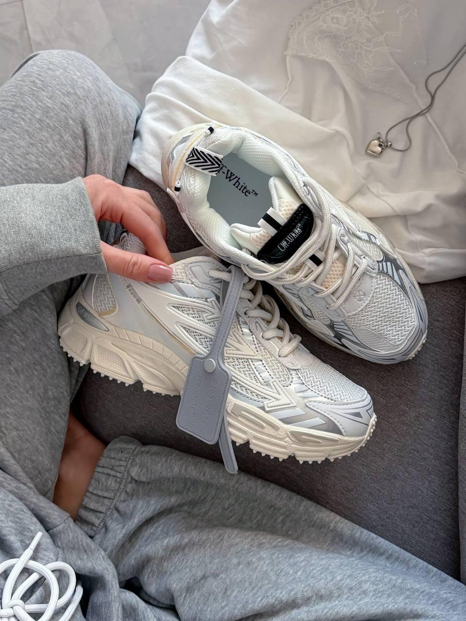 OFF WHITE | BE RIGHT BACK • WHITE 36