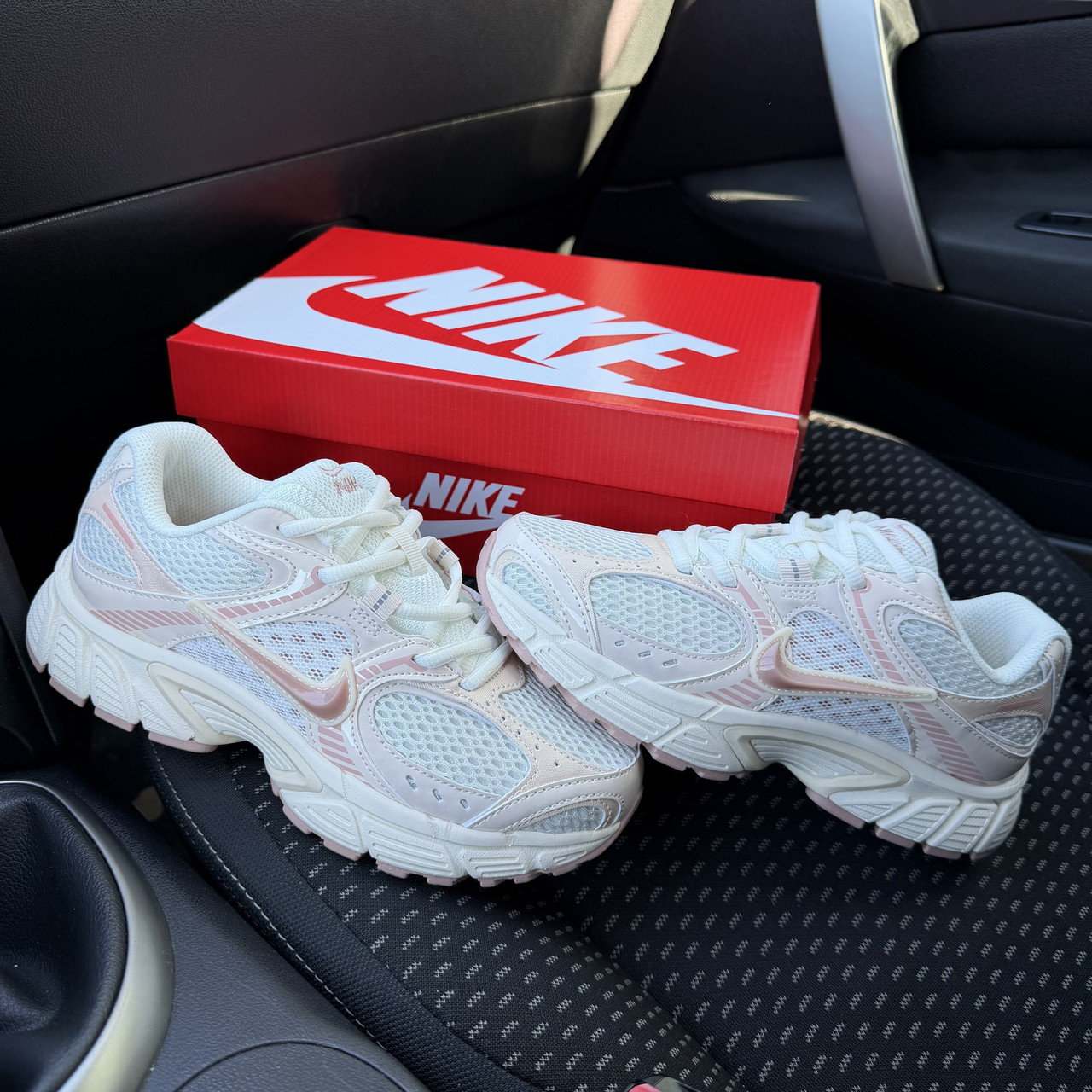 Nike V5 RNR Soft Pearl Particle Pink 37