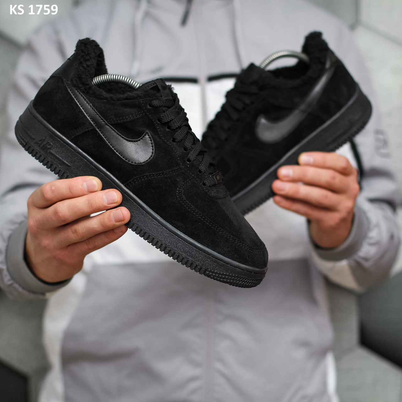 Nike Air Force 1 07 (чорні) ЗИМА 42