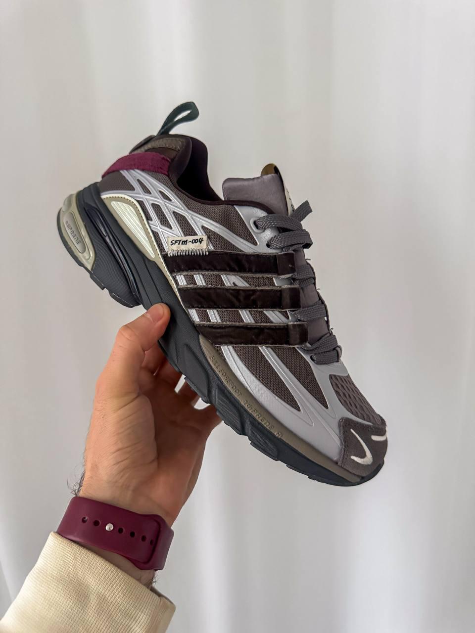 Song for the Mute Adistar Cushion Taupe Metallic Granite 41