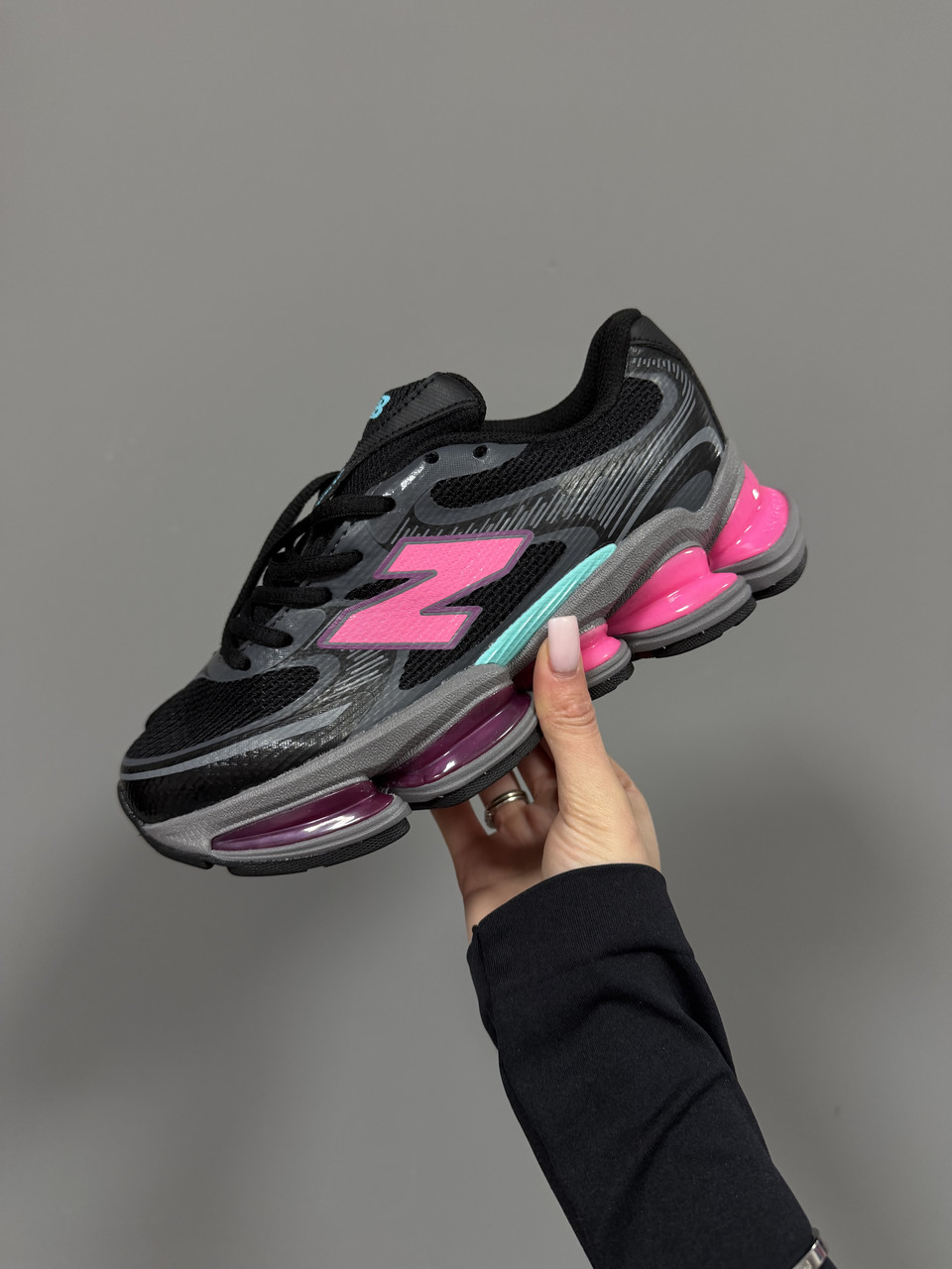 NEW BALANCE 2000 | BLACK / PINK / BLUE premium (2) 36