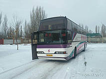 Zamena lobovogo stekla na avtobus Neoplan 116 nizhnee