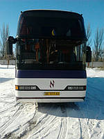 Samostojatel'naja zamena perednego stekla na avtobuse Neoplan 116 svoimi rukami