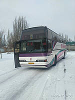 Perednee nizhnee steklo na avtobus Neoplan 116