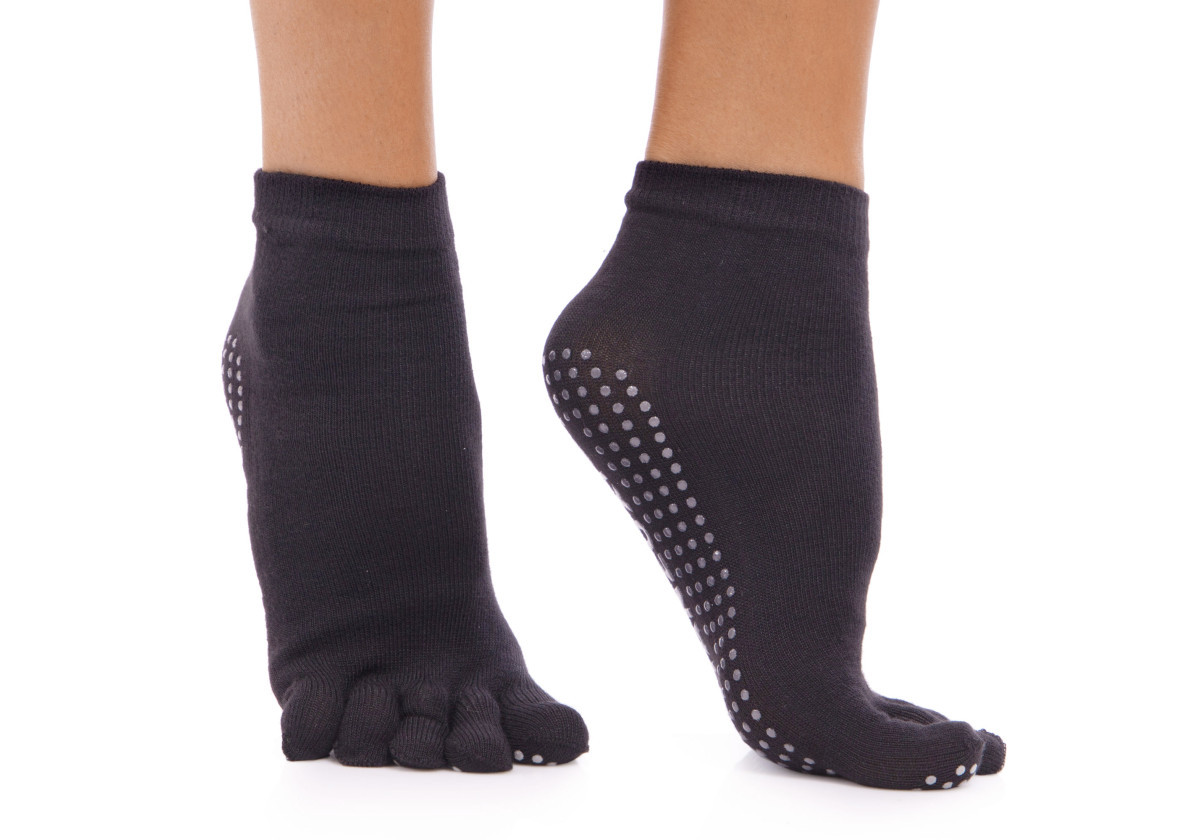 Шкарпетки EasyFit EF-2135-BK з розділеними пальцями - антиковзкі,для йоги, пілатесу та фітнесу 36-40 Чорний, фото 1