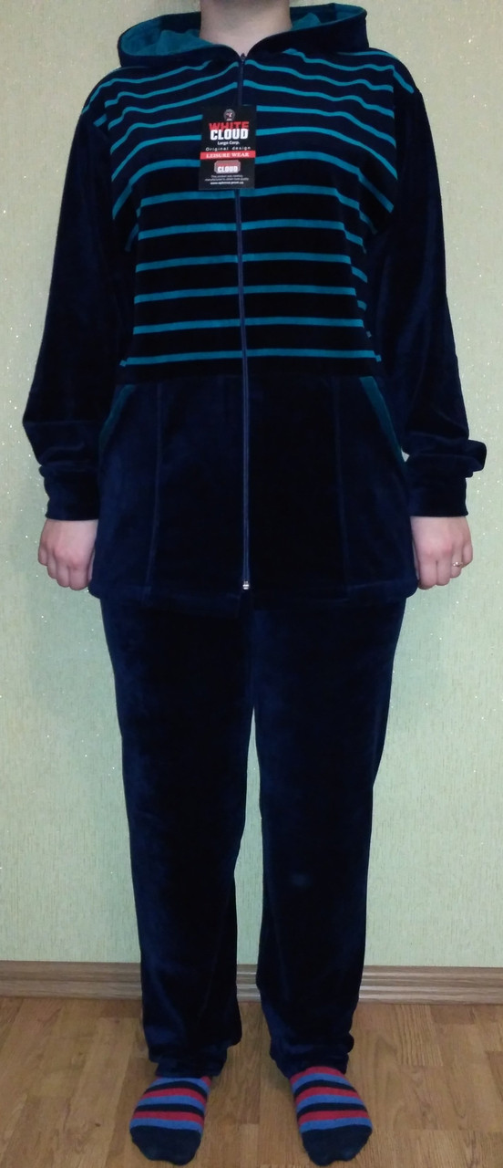 Велюровий спортивний костюм жіночий