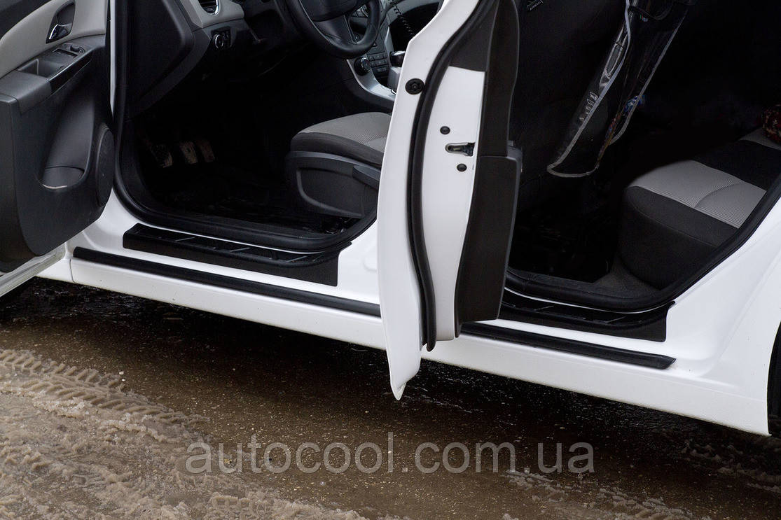 Накладки на внутрішні пороги дверей Chevrolet Cruze I 2009-2011 р. в. Шевроле Круз, фото 1