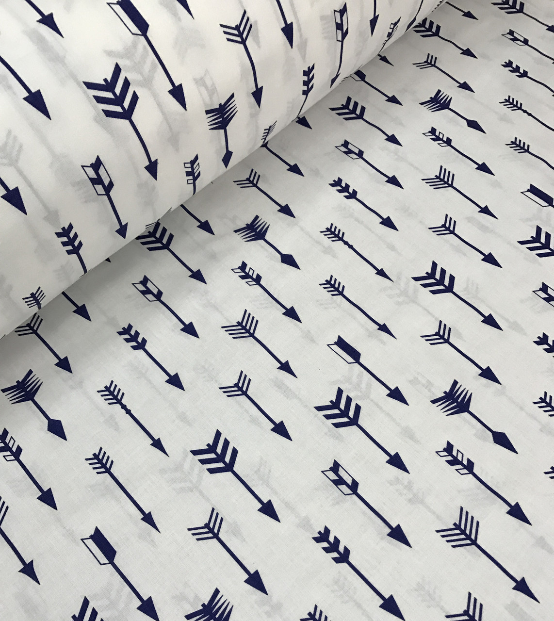 Бавовняна тканина польська сині стрілки на білому