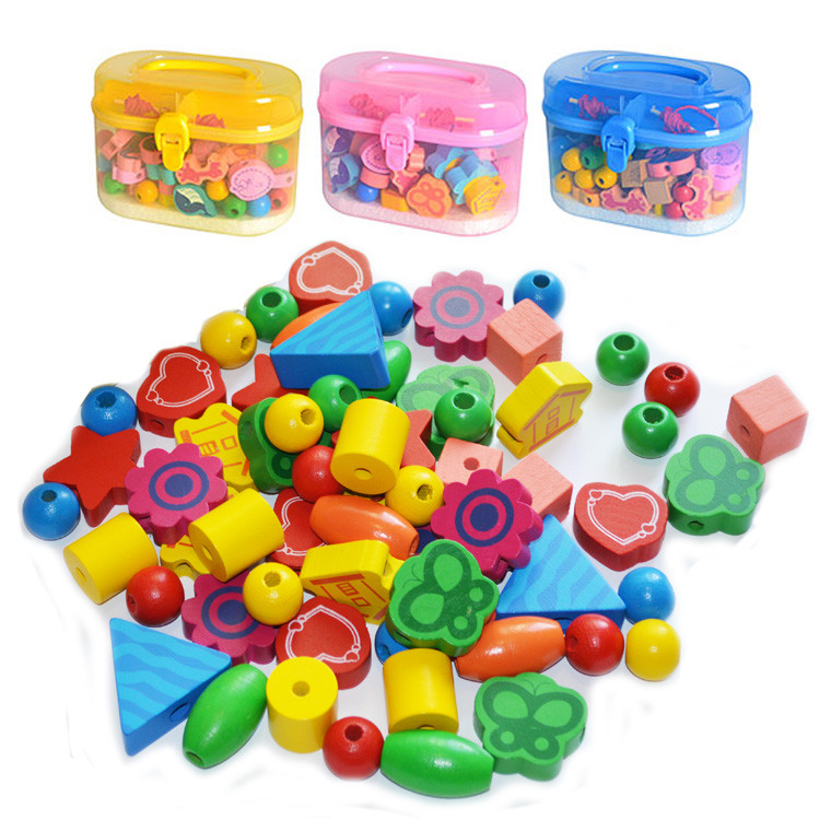 Дерев'яна шнурівка у валізі