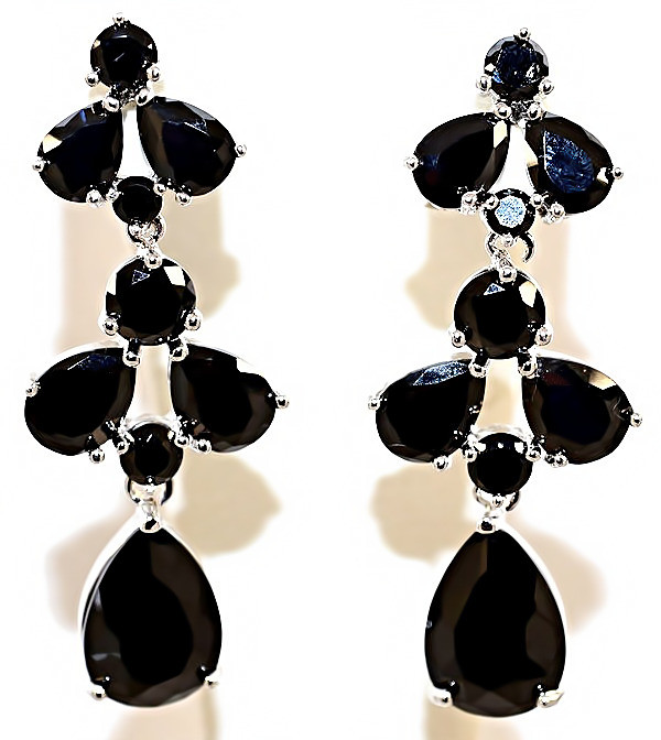 Сережки-гвоздики вечірні. Камені: чорний циркон. Довжина: 4,5 см. Ширина: 15 мм.