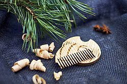 Гребінь на магнітах"Волейбол" з натурального дерева в холдере