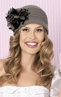 Женская черная шерстяная теплая шапочка с цветами Aurora от Willi Польша