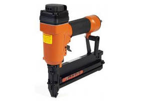 Пневмостеплер універсальний для скоб (10-40*5,7 мм) та цвяхів (15-50мм) Miol 81-720