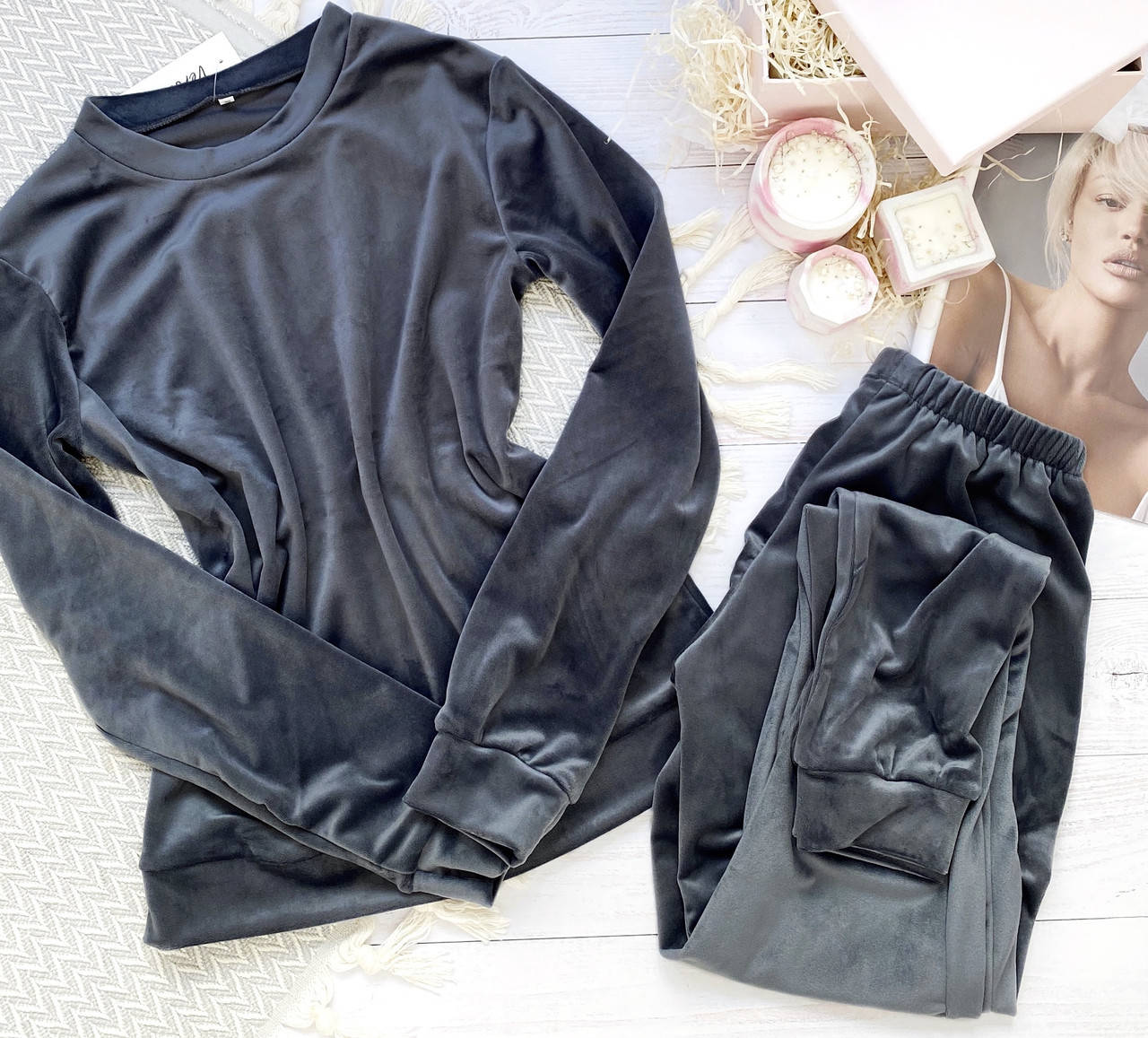 

Женский плюшевый костюм кофта и штаны L-XL
