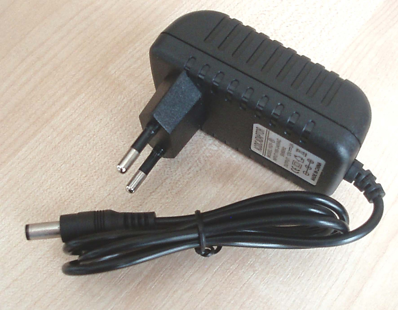 БЖ LED 12 V Блок живлення EU 220 В-12 В 2 A 5.5*2.5 мм для LED-стрічок