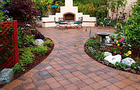 Тротуарна плитка або асфальт