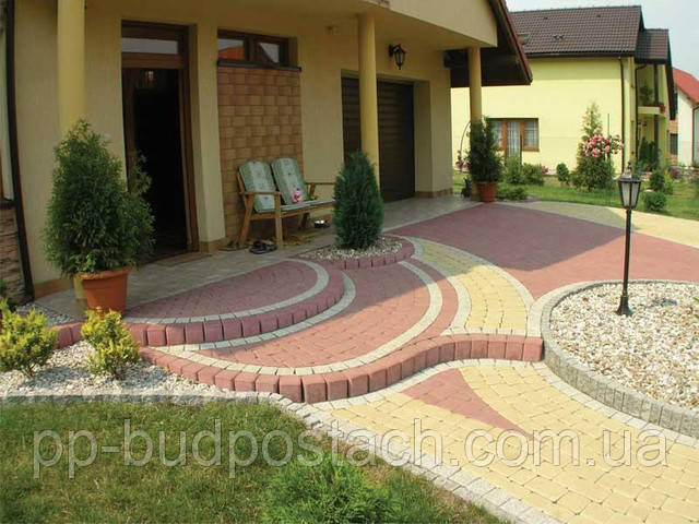 Тротуарна плитка або асфальт