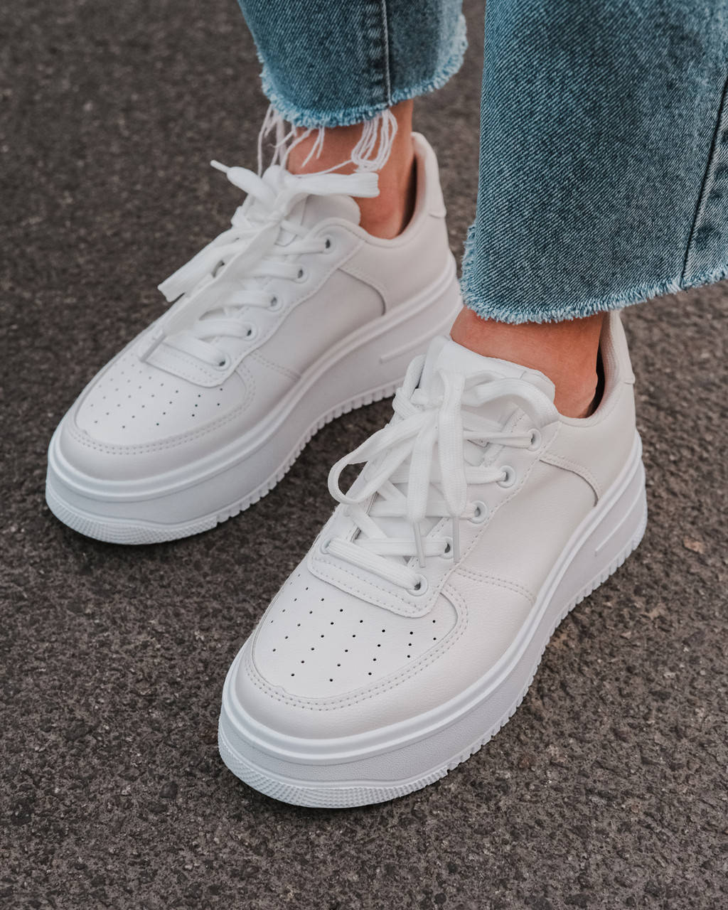

Женские удобные кроссовки из эко-кожи платформе белого цвета 37-41р, Белый