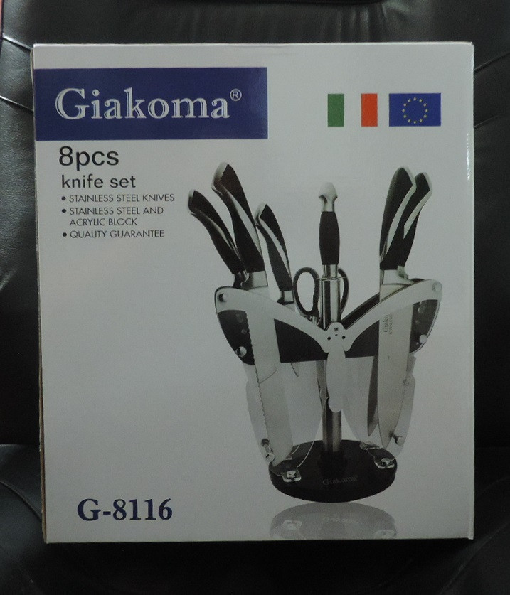 Набір ножів Giakoma — 8 предметів. На стильній підставці "хай-тек". Виробництво Італія.