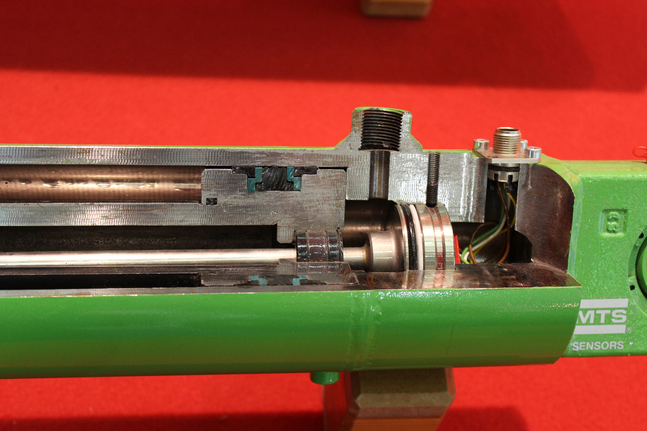 Ремонт гідроциліндрів екскаваторів,навантажувачів,сільгосптехніки, фото 1