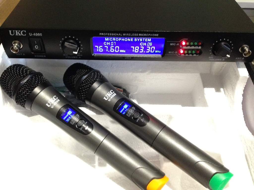 Радиосистема UKC DM-4000 UHF / база + 2 беспроводных микрофона - фото 1 - id-p503892320