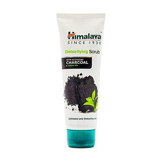 Детокс-скраб для обличчя Himalaya Herbals Detoxifying Scrub With Activated Charcoal з вугіллям та зеленим чаєм, 75 мл