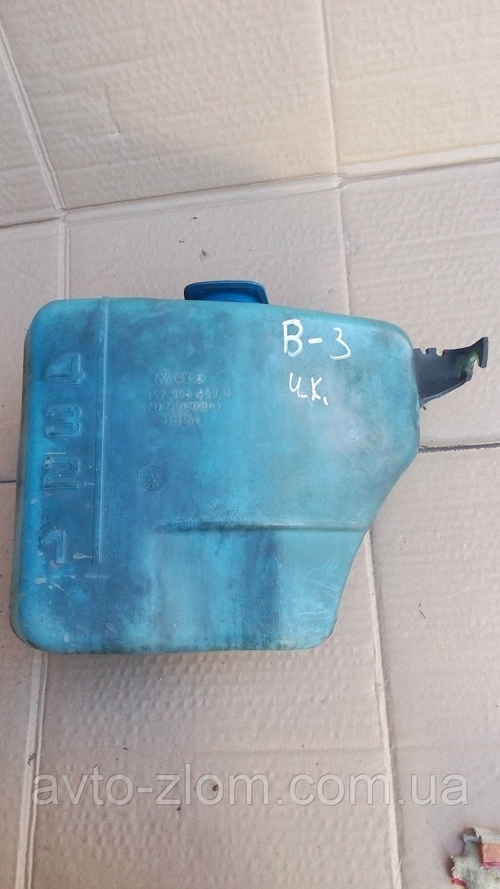 Бачок омивача лобового скла Volkswagen Passat B-3, B-4. 357 955 453 B.